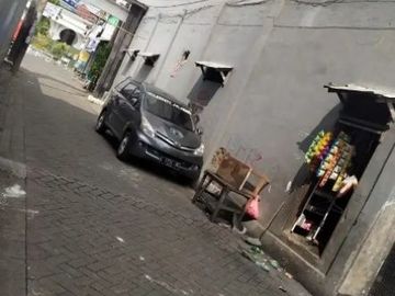 DIJUAL RUMAH DI Jl kedinding lor , Surabaya