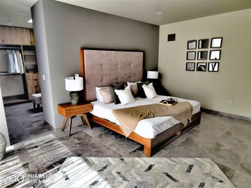 Residencia de 300 M2 de Constr. en Juriquilla, Querétaro.