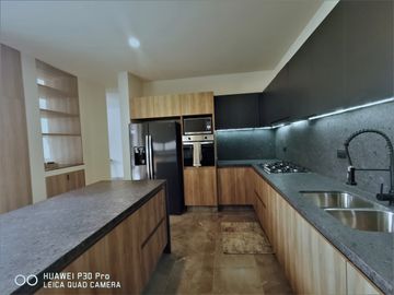 Residencia de 300 M2 de Constr. en Juriquilla, Querétaro.