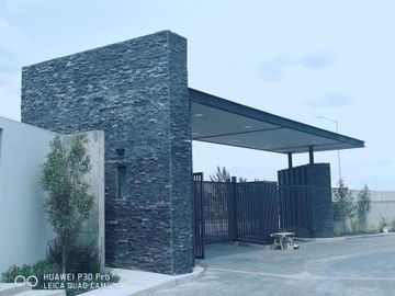 Residencia de 300 M2 de Constr. en Juriquilla, Querétaro.