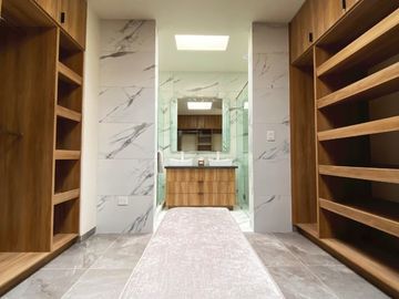 Residencia de 300 M2 de Constr. en Juriquilla, Querétaro.