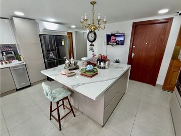Bocagrande - Venta/Alquiler de exclusivo apartamento con vista.