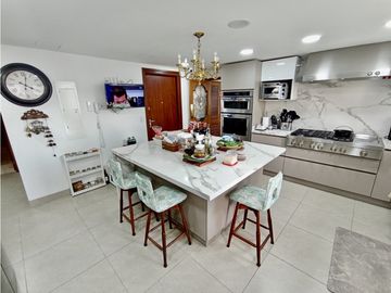 Bocagrande - Venta/Alquiler de exclusivo apartamento con vista.