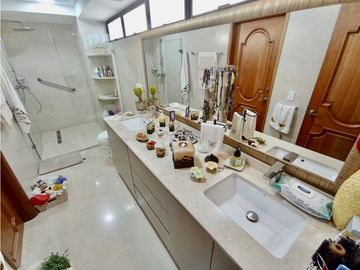 Bocagrande - Venta/Alquiler de exclusivo apartamento con vista.