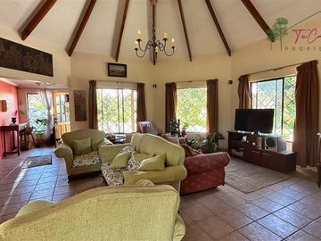 Parcela con 2 casas en arriendo en Peñaflor