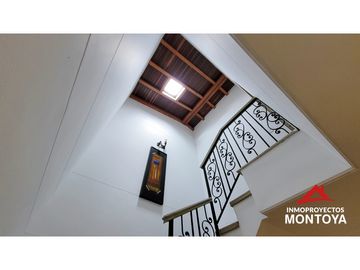 Casa a 1 cuadra de Megacentro Pinares, Pereira
