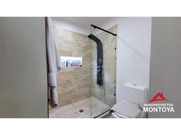 Casa a 1 cuadra de Megacentro Pinares, Pereira