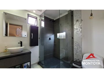Casa a 1 cuadra de Megacentro Pinares, Pereira