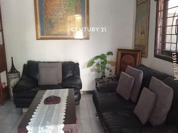 Dijual Rumah Di Hook Lokasi Dekat St KRL Tebet