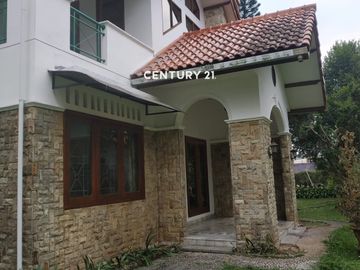 Villa Citeko Megamendung Halaman Sangat Luas Harga Nego
