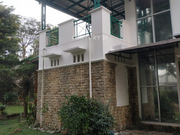 Villa Citeko Megamendung Halaman Sangat Luas Harga Nego