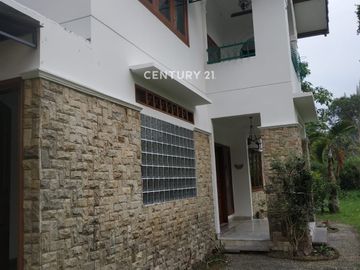 Villa Citeko Megamendung Halaman Sangat Luas Harga Nego