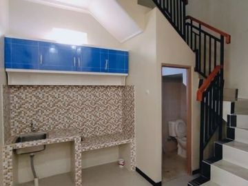 Rumah Baru 2 lantai 800 an Juta Dan Siap Huni Dalam Cluster Dekat Stasiun Depok Baru