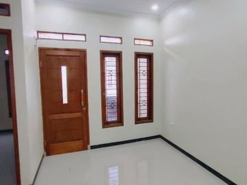 Rumah Baru 2 lantai 800 an Juta Dan Siap Huni Dalam Cluster Dekat Stasiun Depok Baru