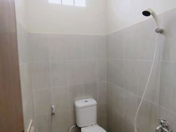 Rumah Baru 2 lantai 800 an Juta Dan Siap Huni Dalam Cluster Dekat Stasiun Depok Baru