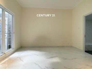 Rumah Renov Siap Huni Dalam Cluster Di Sektor 7 GB 18793
