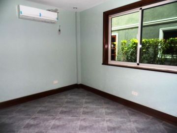 2 Storey with 3 Bedrooms House and Lot for Sale in Hensonvil