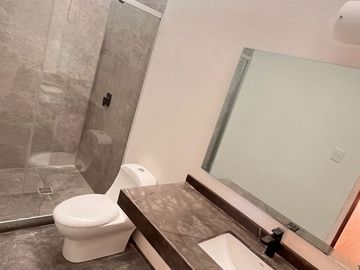 CASA EN VENTA EN ALTO LAGO