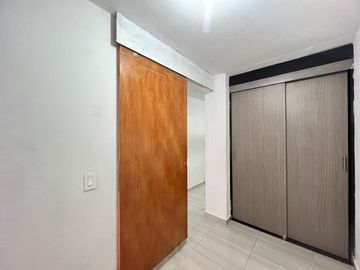 apartamento en arriendo en calle del blanco. Cod A218338