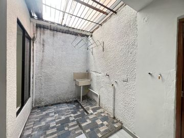 apartamento en arriendo en calle del blanco. Cod A218338