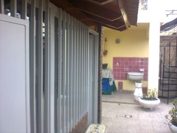 Extraordinaria Casa en zona sur  muy amplia APTA CREDITO !!!!