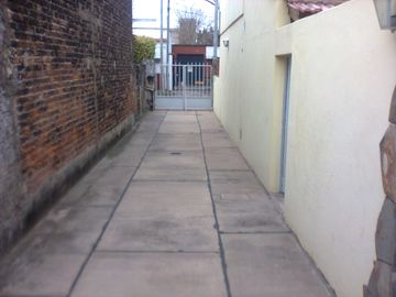 Extraordinaria Casa en zona sur  muy amplia APTA CREDITO !!!!