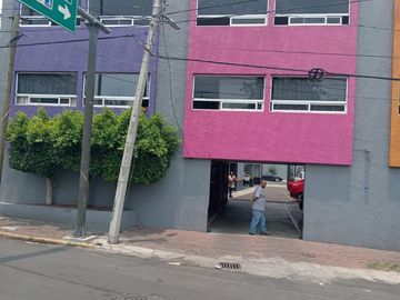 EXCELENTE HOTEL CON 52 HABITACIONES, BAÑOS 53, AVE. TALISMAN, $ 50,000,000 en Tres Estrellas