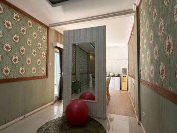 Rumah Minimalis Lokasi Strategis di Cirendeu Halaman Luas Siap Huni