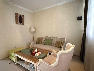 Rumah Minimalis Lokasi Strategis di Cirendeu Halaman Luas Siap Huni