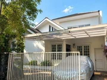 Rumah Minimalis Lokasi Strategis di Cirendeu Halaman Luas Siap Huni