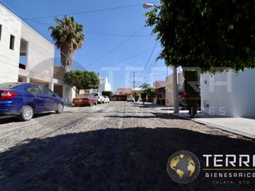 VENTA CASA  Villas del Benavente I Celaya