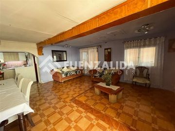 Casa en venta de 4 dorm. en Pudahuel