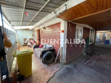 Casa en venta de 4 dorm. en Pudahuel