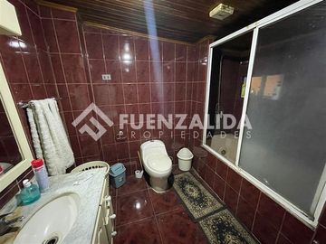 Casa en venta de 4 dorm. en Pudahuel