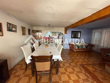 Casa en venta de 4 dorm. en Pudahuel