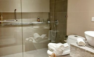 Micasa Hawaii Luxury Condominium By The Bay in Pasay