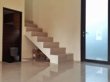 Rumah siap huni dekat jalan utama,bonus pagar