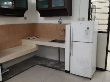 Rumah Modern Minimalis Jalan Sukolilo Rejeki Surabaya