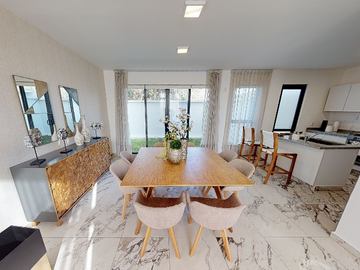 Casa en Residencial con casa club y alberca