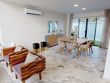 Casa en Residencial con casa club y alberca