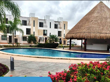 Casa en Residencial con casa club y alberca