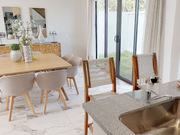 Casa en Residencial con casa club y alberca