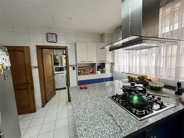 Casa en venta 375 m2 en 745 de terr piscina Concón Montemar