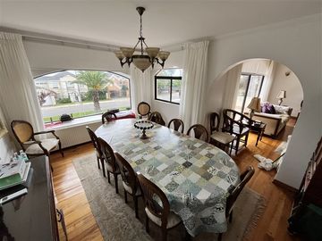Casa en venta 375 m2 en 745 de terr piscina Concón Montemar