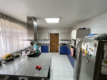 Casa en venta 375 m2 en 745 de terr piscina Concón Montemar