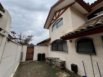 Casa en venta 375 m2 en 745 de terr piscina Concón Montemar