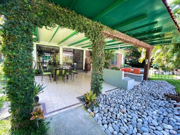 Hermosa Casa de Una Planta en Venta