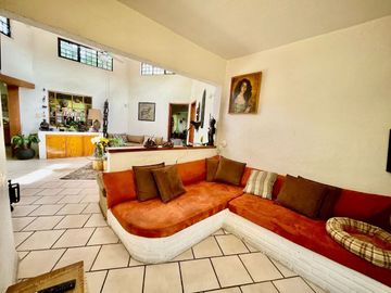 Hermosa Casa de Una Planta en Venta