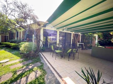 Hermosa Casa de Una Planta en Venta