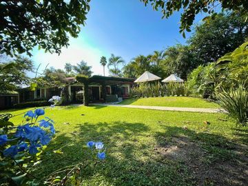 Hermosa Casa de Una Planta en Venta